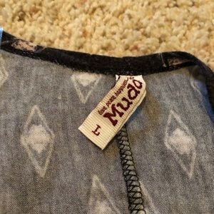 Patterned “shaw” like cardigan!